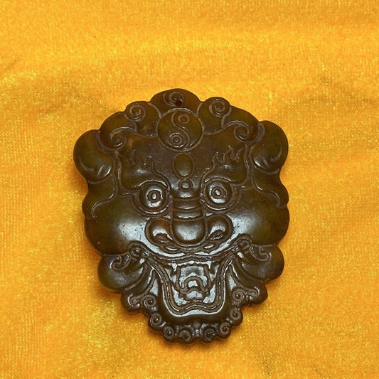 Exquisite Handcrafted Xiuyu Jade Beast Face Ornament - Unique Home & Office Decor