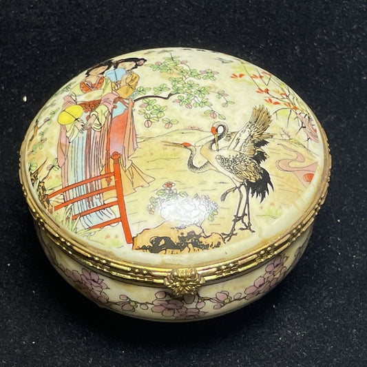 Vintage Style Ceramic Jewellery Box with Crane Decoration - A Rare and Unique Artwork for Decor & Gifting