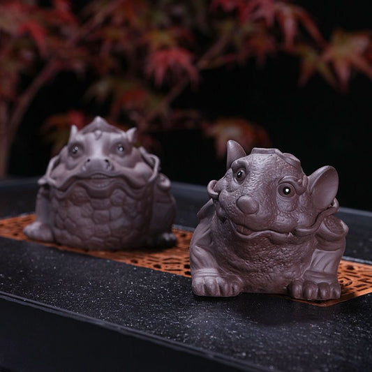 Exquisite Handmade Yixing Purple Clay Golden Toad Tea Pet - A Rare and Charming Desktop Artwork