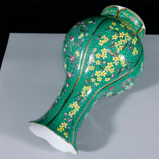 Exquisite Jingdezhen Imitation Qing Qianlong Imperial Kiln Green Enameled Vase - Fine Classical Decoration