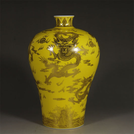 Exquisite Jingdezhen Imperial Yellow Vase with Gold Dragon Pattern - Fine Decoration for Home, Study & Office