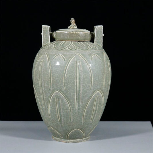 Exquisite Jin Yue Kiln Carved Lotus Pattern Pot with Lid - Antique Collectible Decoration