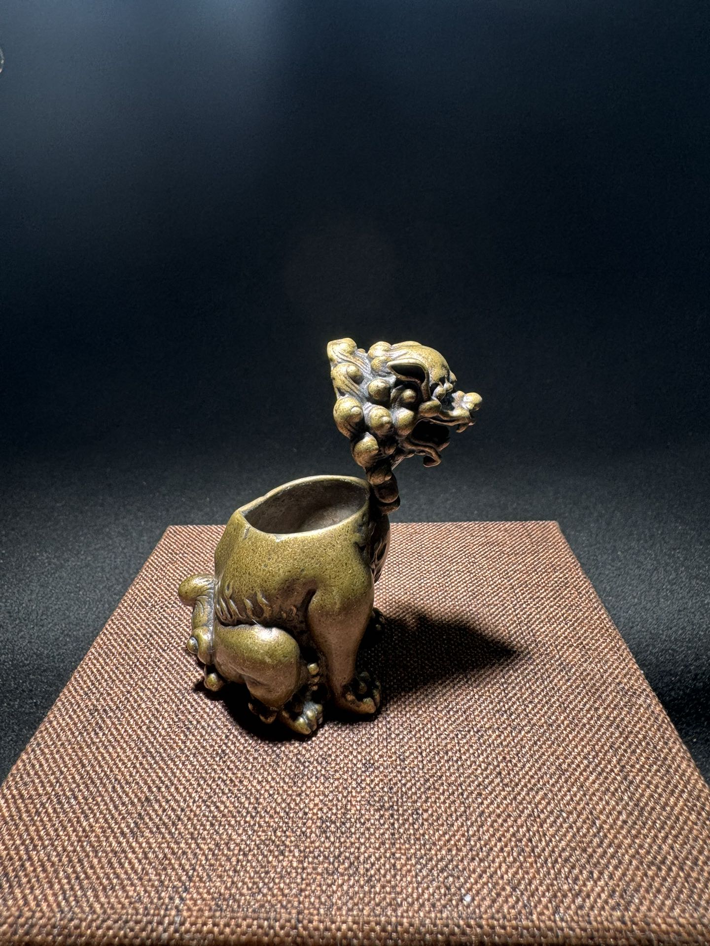 Exquisite Handcrafted Guardian Lion Incense Burner - Unique Gift for Collectors and Home Decor Enthusiasts