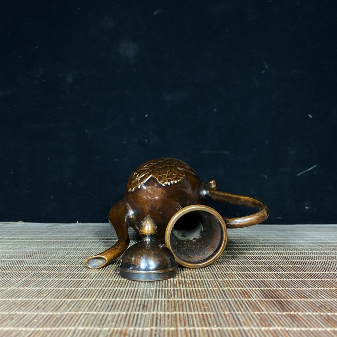 Handcrafted Pure Copper Relief Peony Wine Jug – Antique Asian Decorative Piece – Personalized Desktop Ornament – Unique Gift