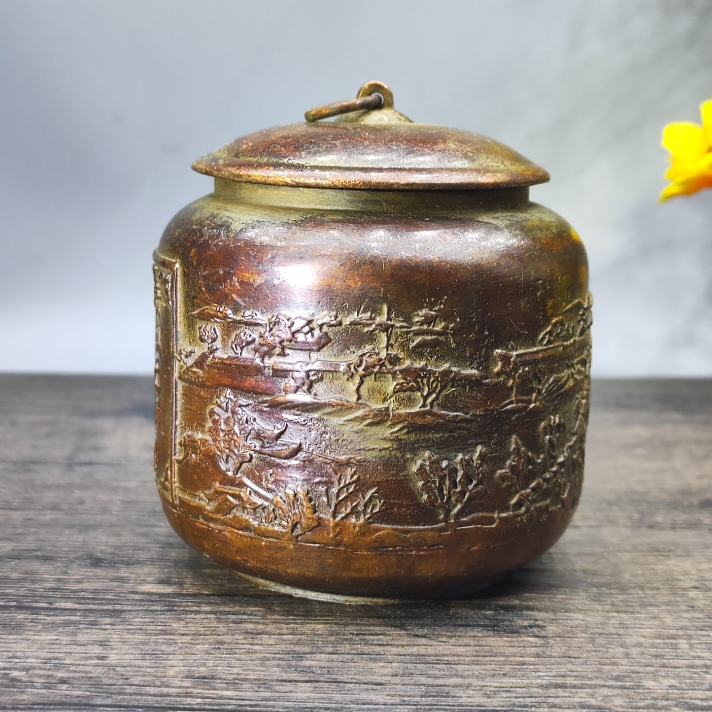 Exquisite Antique Jar with Intricate Hand-Carved Patterns - Timeless Decorative Masterpiece