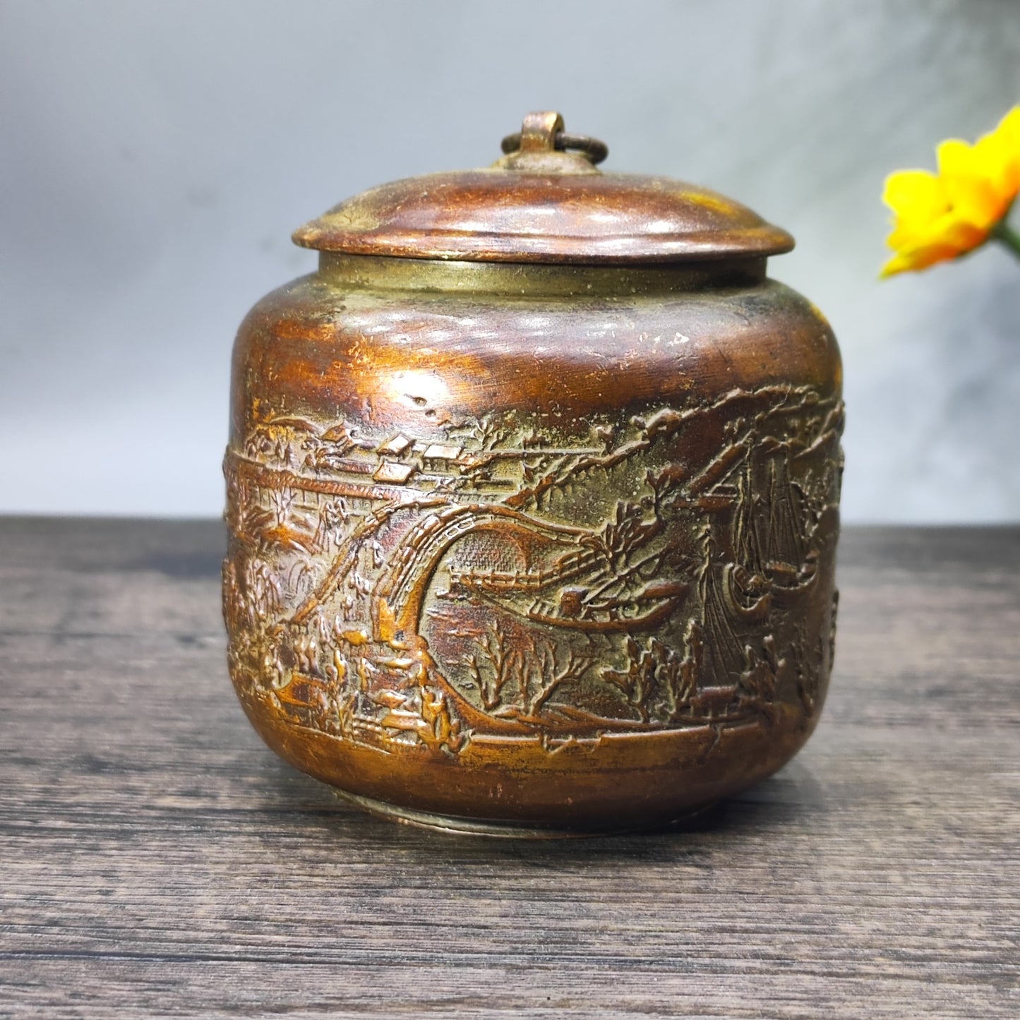 Exquisite Antique Jar with Intricate Hand-Carved Patterns - Timeless Decorative Masterpiece