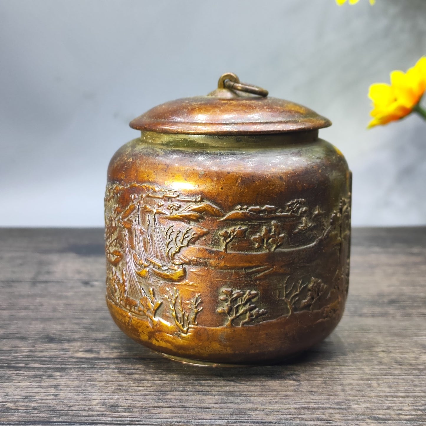 Exquisite Antique Jar with Intricate Hand-Carved Patterns - Timeless Decorative Masterpiece