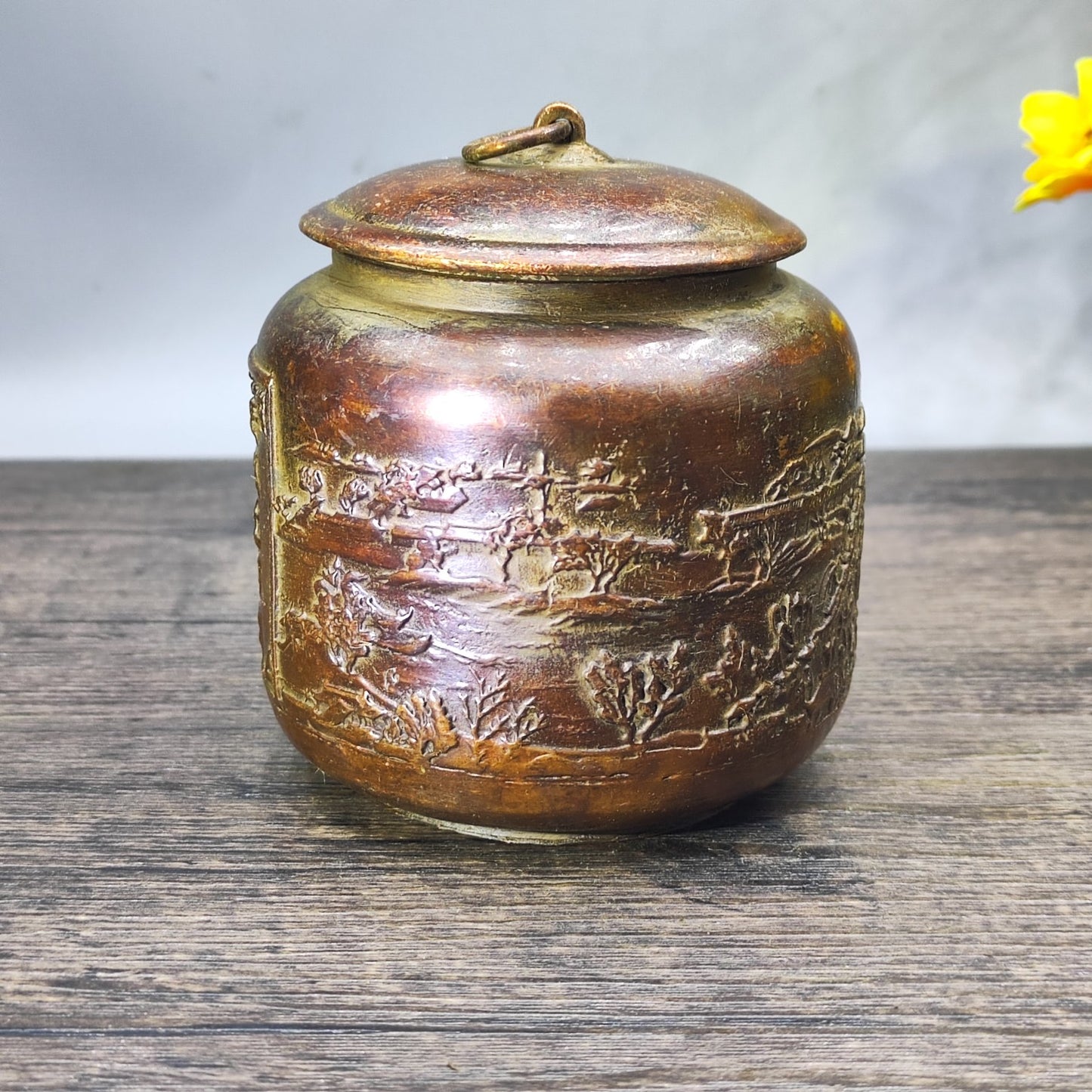 Exquisite Antique Jar with Intricate Hand-Carved Patterns - Timeless Decorative Masterpiece