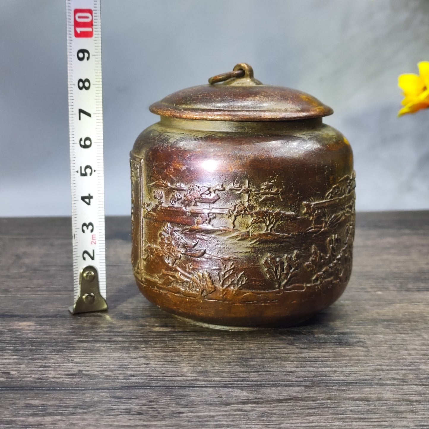 Exquisite Antique Jar with Intricate Hand-Carved Patterns - Timeless Decorative Masterpiece