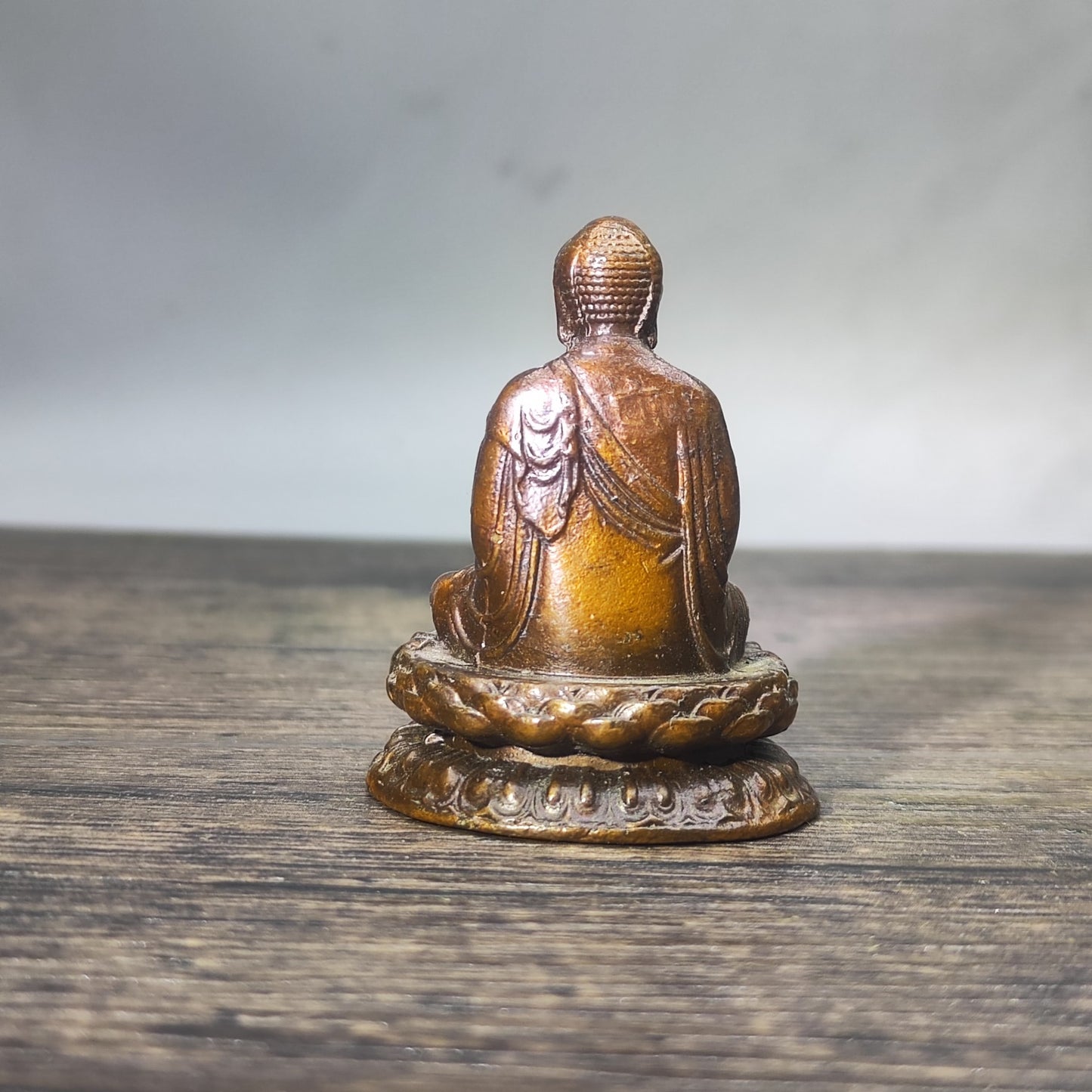 Exquisite Handmade Small Buddha Statue - Elegant Cultural Decoration & Collectible Treasure