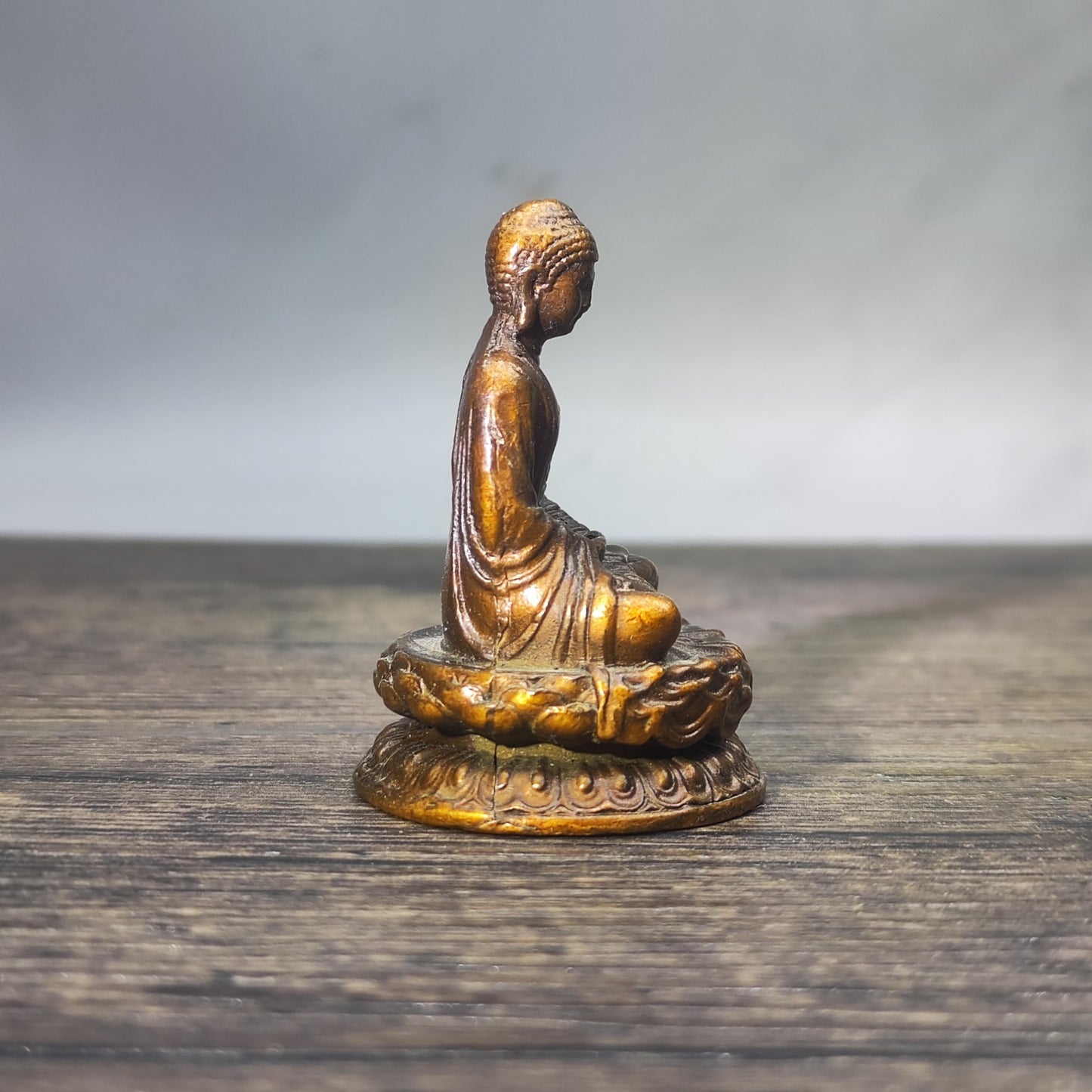 Exquisite Handmade Small Buddha Statue - Elegant Cultural Decoration & Collectible Treasure