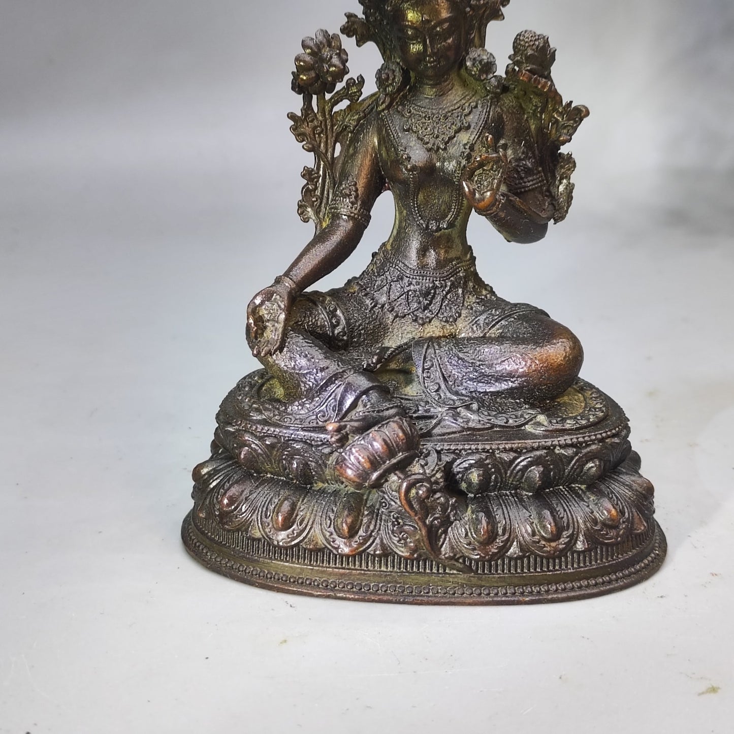 Exquisite Handcrafted Buddha Statue - A Masterpiece for Elegant Home and Office Decor