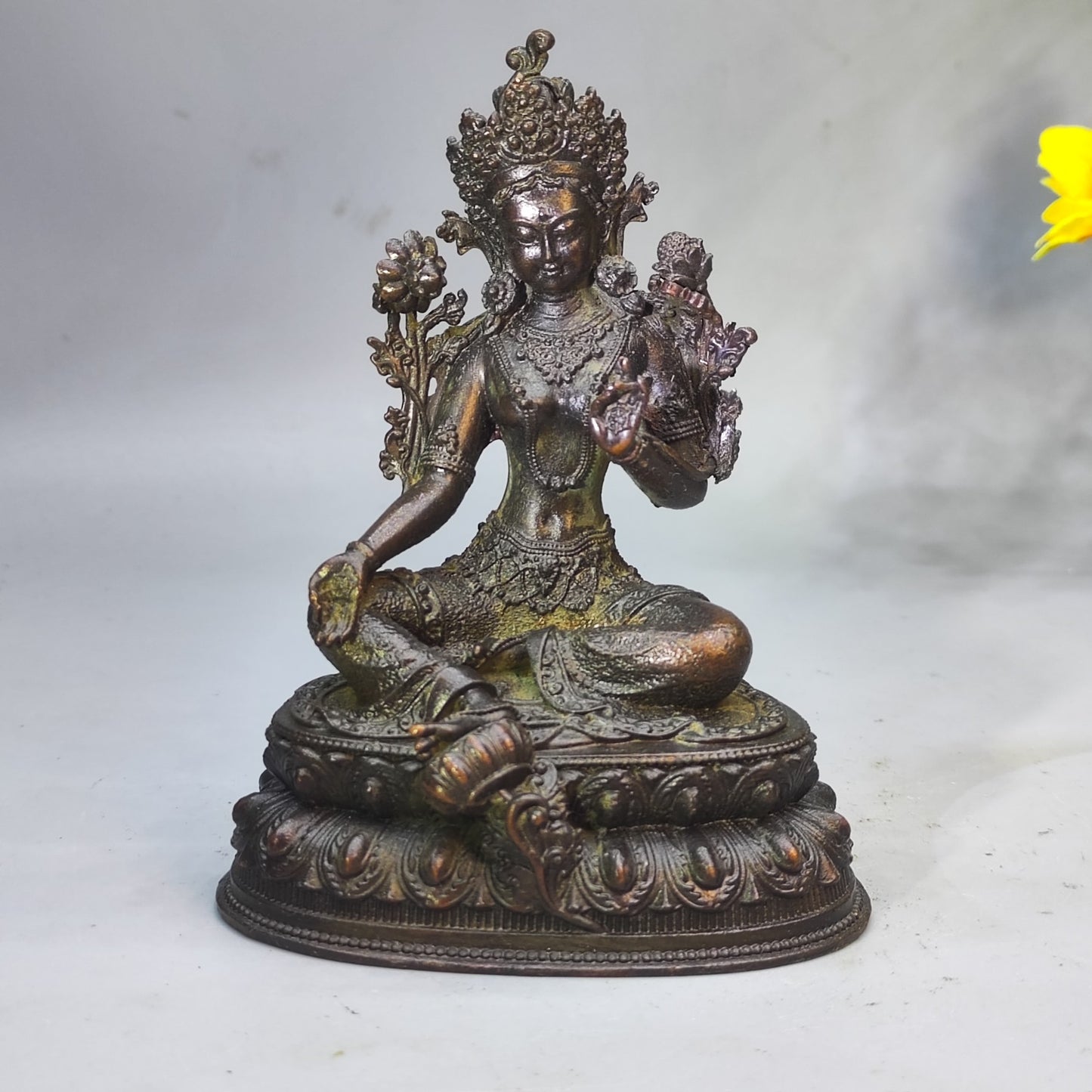 Exquisite Handcrafted Buddha Statue - A Masterpiece for Elegant Home and Office Decor