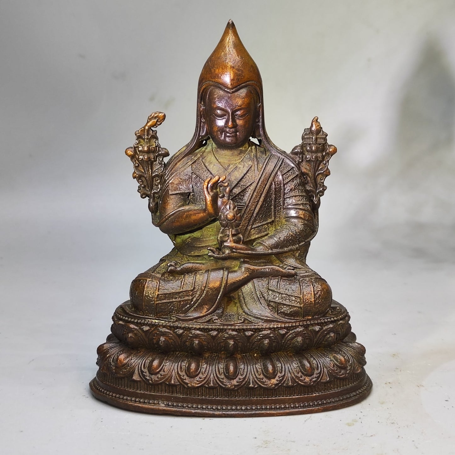 Exquisite Craftsmanship Buddha Statue - Handcrafted, A Masterpiece of Cultural Heritage