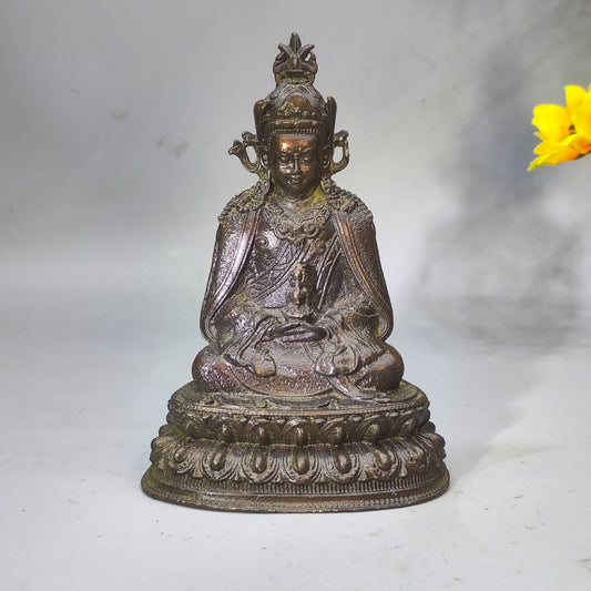 Exquisite Handcrafted Mini Buddha Statue - Elegant Decor & Collectible Treasure