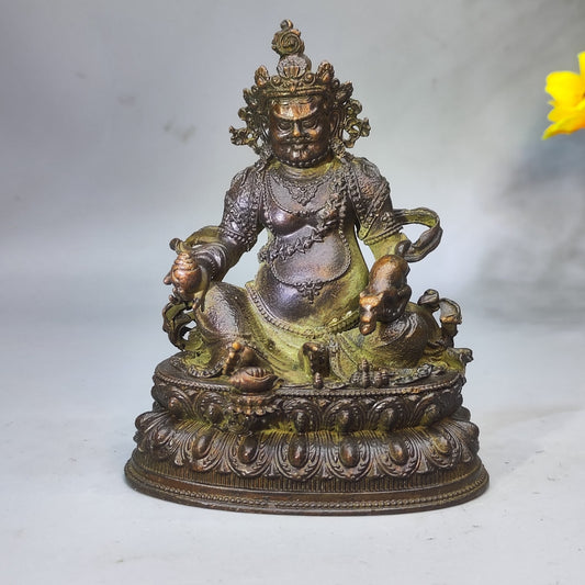 Exquisite Handcrafted Buddha Statue - Elegant Decor & Cultural Heritage