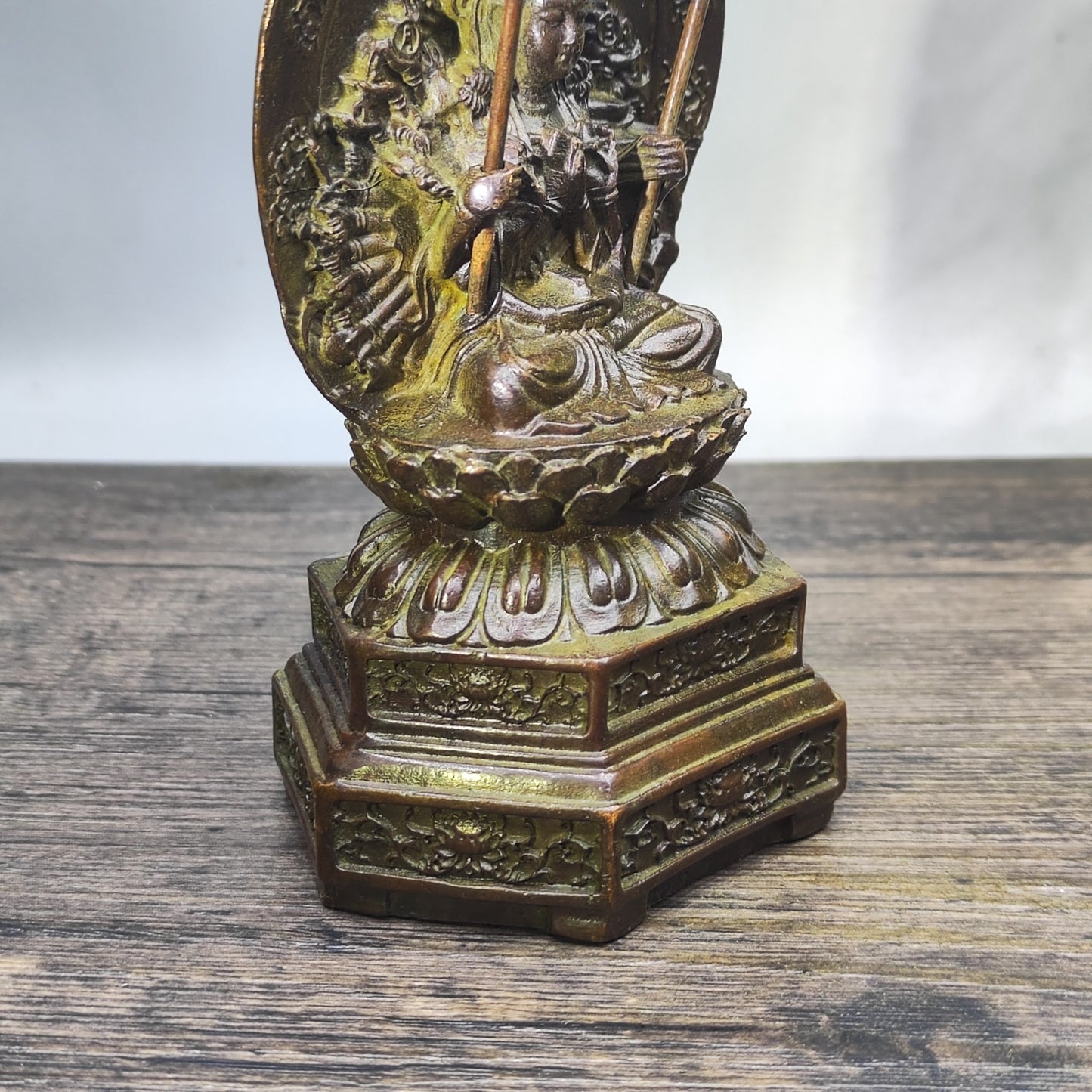 Exquisite Craftsmanship Thousand-Hand Guan Yin Statue - A Masterpiece of Cultural Heritage and Art