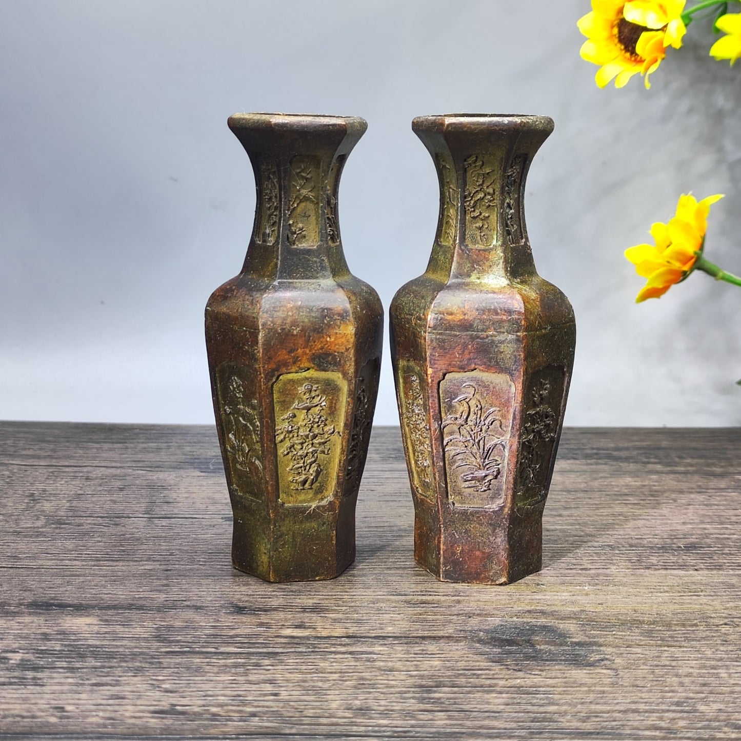 Exquisite Handcrafted Antique Small Vases - Elegant Home and Office Décor