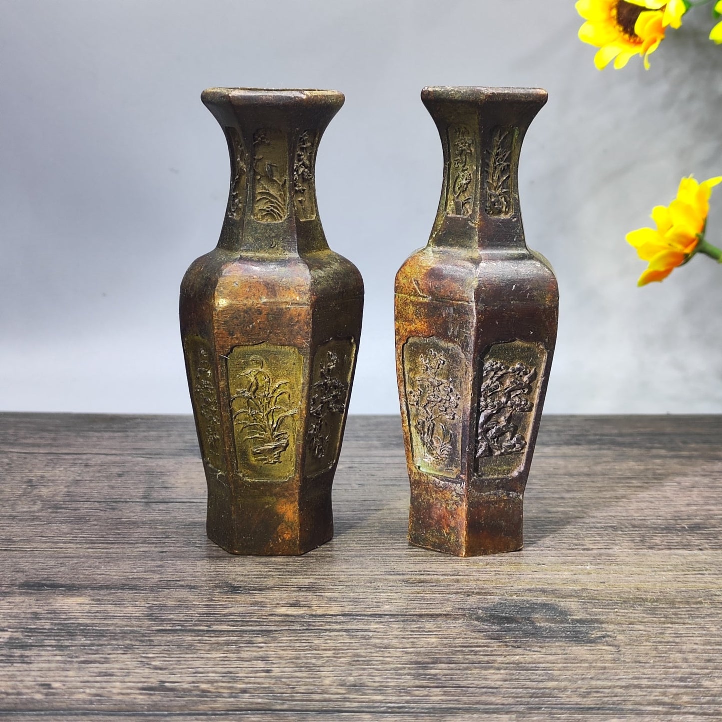 Exquisite Handcrafted Antique Small Vases - Elegant Home and Office Décor