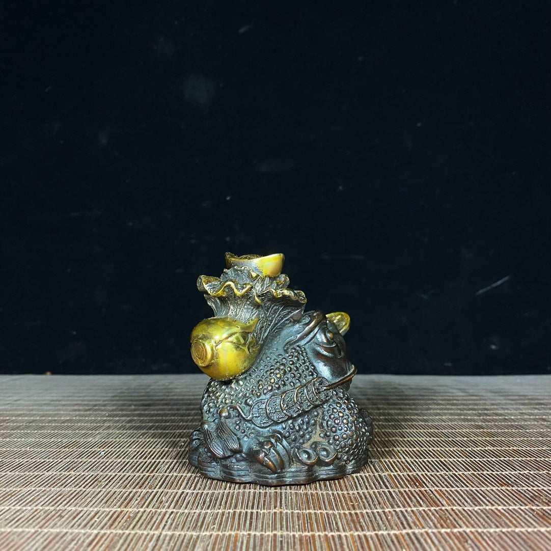 Handcrafted Gilded Brass Toad Statue - Symbol of Wealth, Elegant Decor