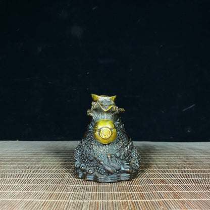 Handcrafted Gilded Brass Toad Statue - Symbol of Wealth, Elegant Decor