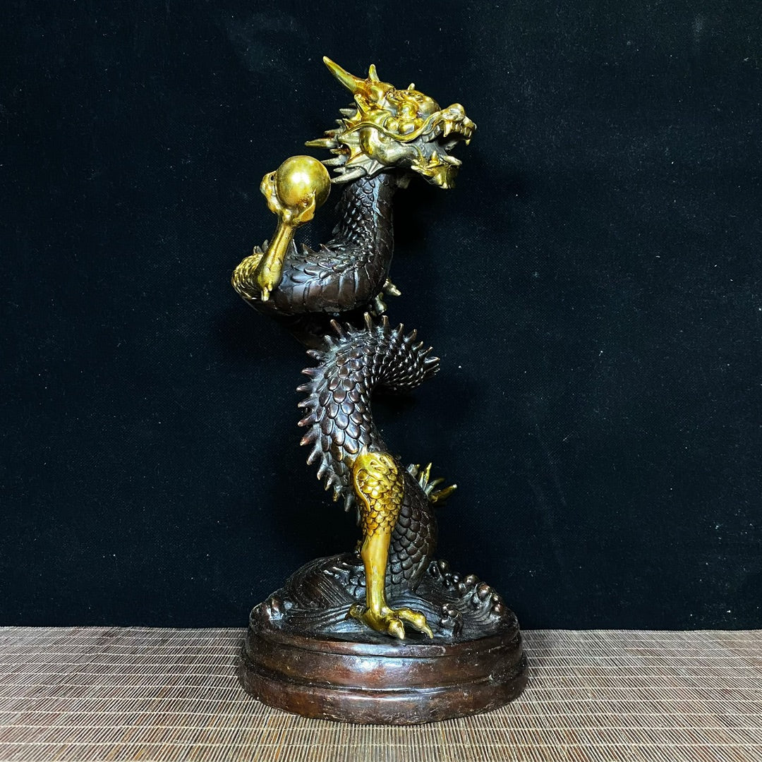 Ancient and Precious Antique Gilded Bronze Dragon Statue - A Masterpiece of History and Craftsmanship