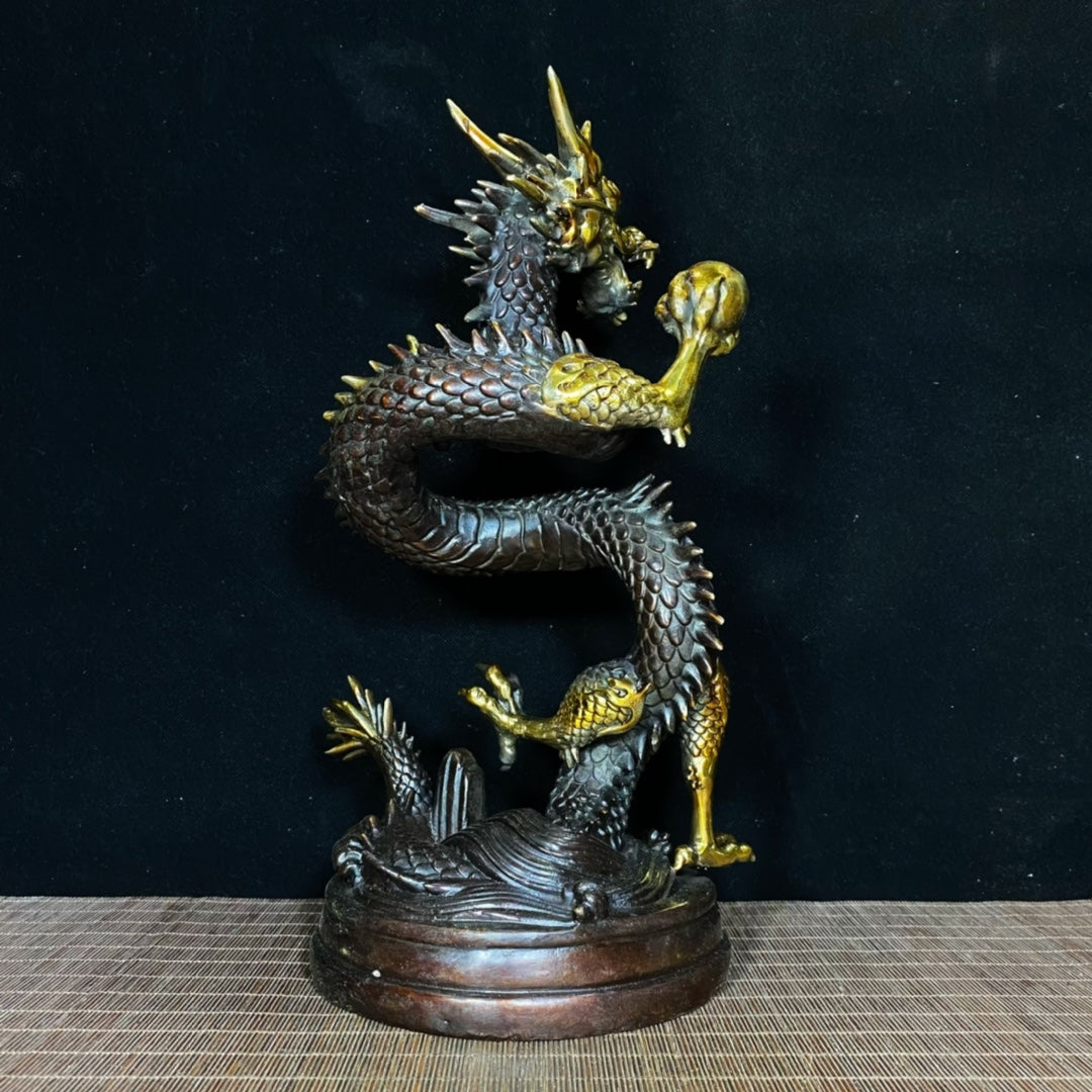 Ancient and Precious Antique Gilded Bronze Dragon Statue - A Masterpiece of History and Craftsmanship