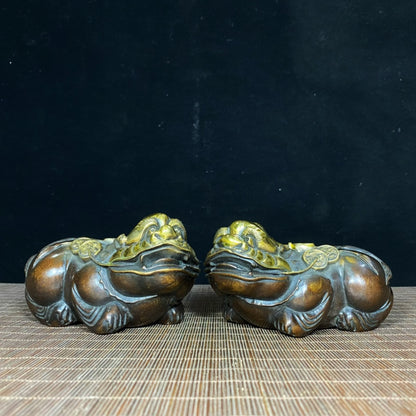 Exquisite Pair of Gilt Bronze Lion Statues - Handcrafted Antique Decor for Collectors & Home Design Enthusiasts