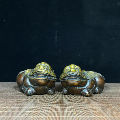 Exquisite Pair of Gilt Bronze Lion Statues - Handcrafted Antique Decor for Collectors & Home Design Enthusiasts