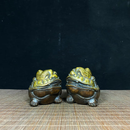 Exquisite Pair of Gilt Bronze Lion Statues - Handcrafted Antique Decor for Collectors & Home Design Enthusiasts