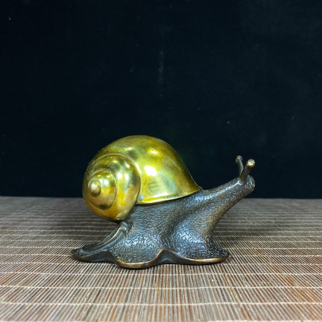 Exquisite Handcrafted Antique Brass-Gilded Snail Statue - A Unique Gift for Collectors and Decor Enthusiasts