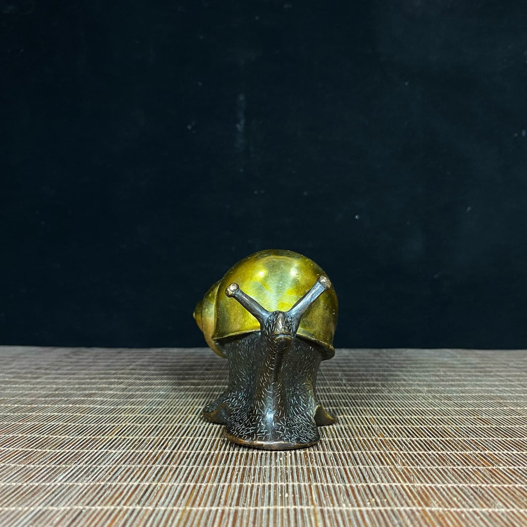 Exquisite Handcrafted Antique Brass-Gilded Snail Statue - A Unique Gift for Collectors and Decor Enthusiasts