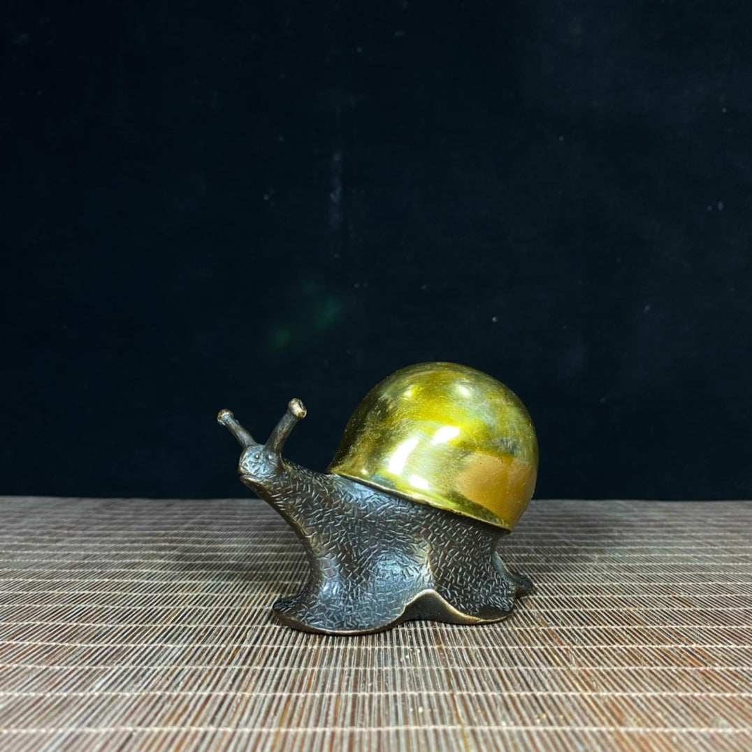 Exquisite Handcrafted Antique Brass-Gilded Snail Statue - A Unique Gift for Collectors and Decor Enthusiasts