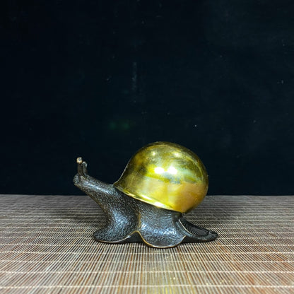 Exquisite Handcrafted Antique Brass-Gilded Snail Statue - A Unique Gift for Collectors and Decor Enthusiasts