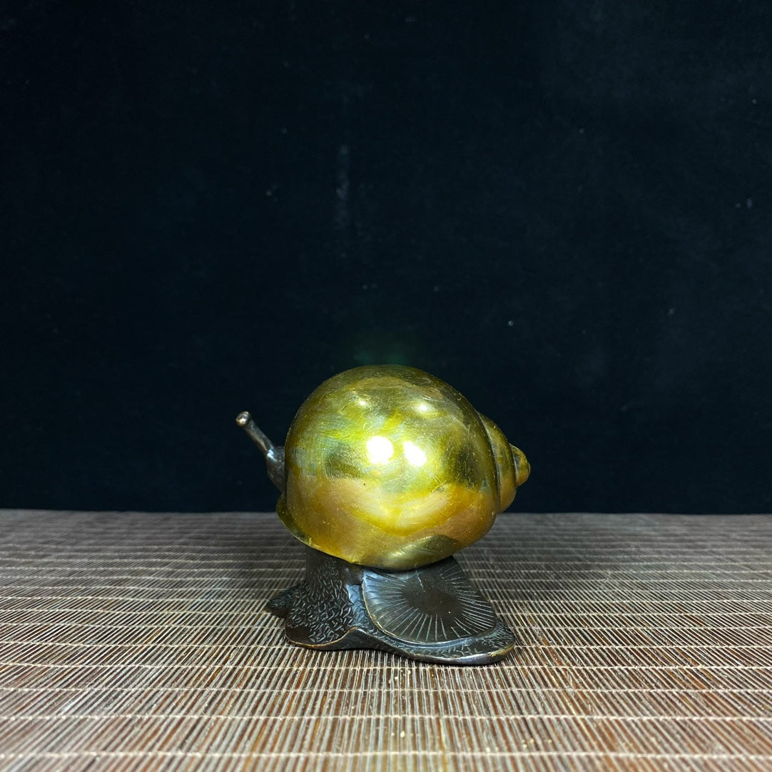 Exquisite Handcrafted Antique Brass-Gilded Snail Statue - A Unique Gift for Collectors and Decor Enthusiasts