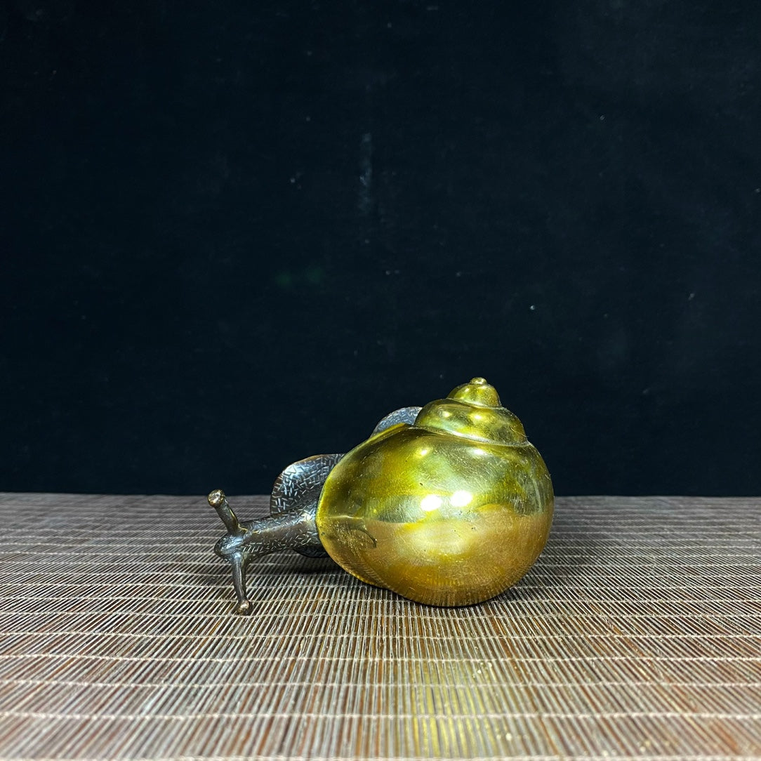 Exquisite Handcrafted Antique Brass-Gilded Snail Statue - A Unique Gift for Collectors and Decor Enthusiasts