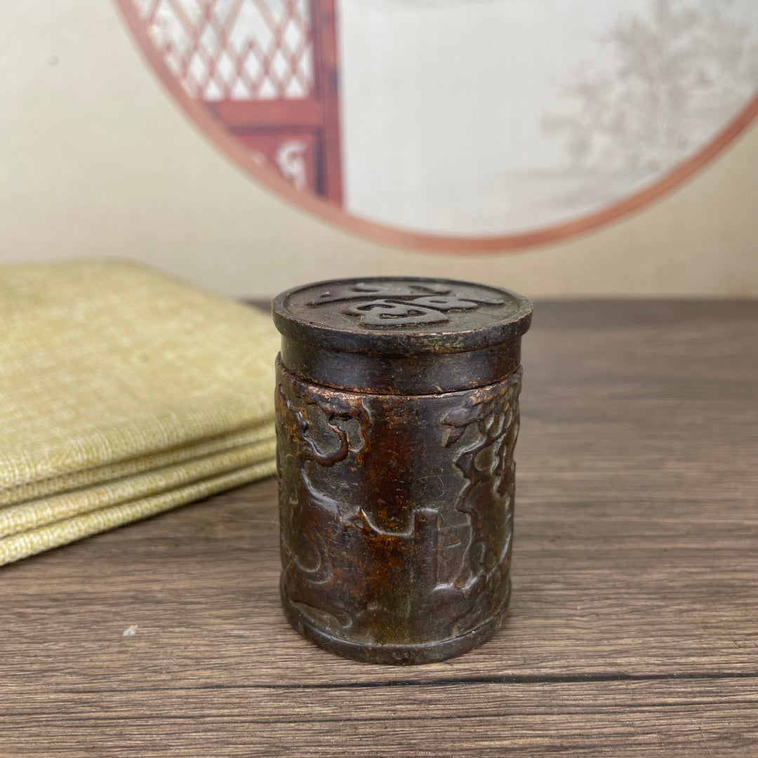 Exquisite Hand-Carved Small Jar - Perfect Gift for Antique Collectors & Home Decor