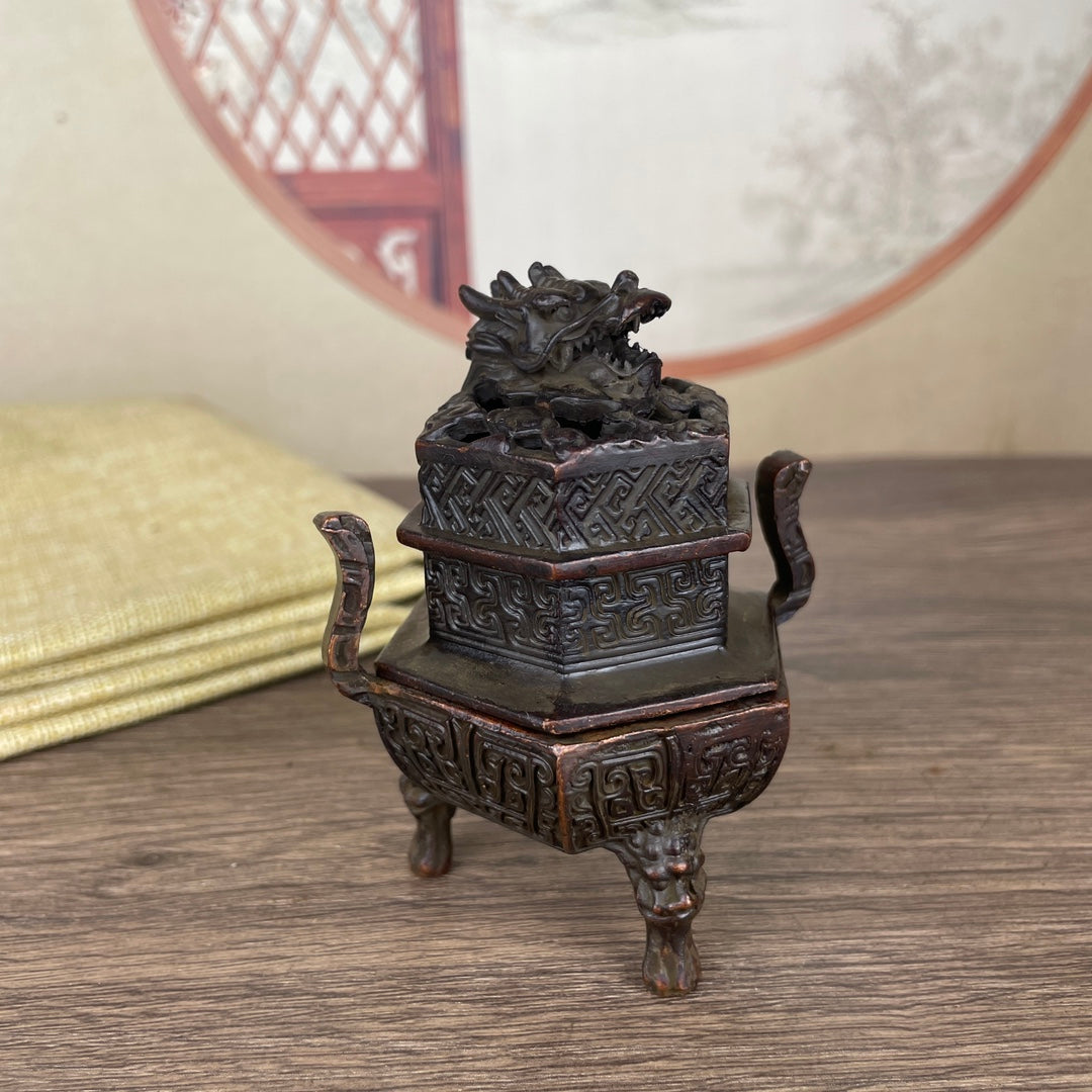 Exquisite Hand-Carved Incense Burner - A Unique Gift for Antique Collectors and Home Decor Enthusiasts