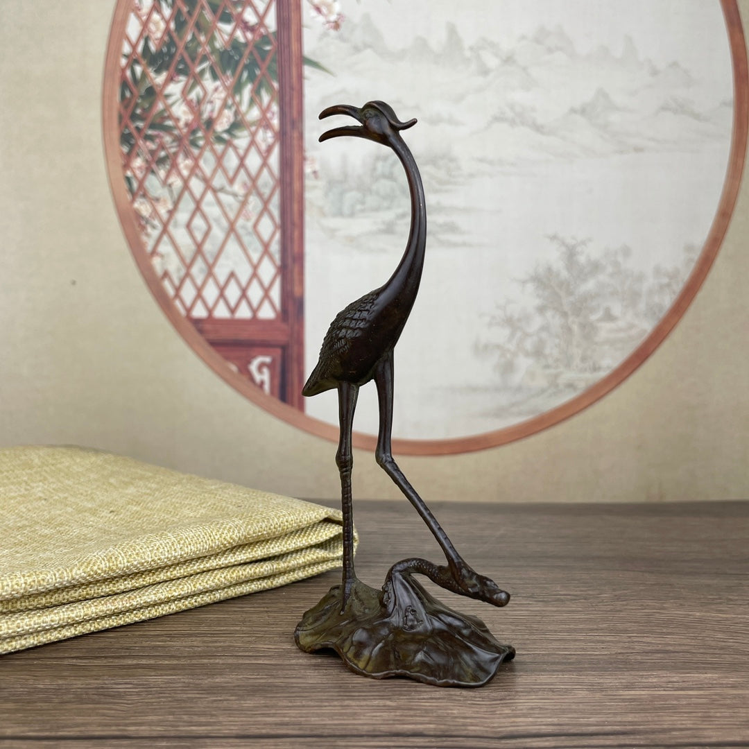 Exquisite Handcrafted Crane Statue - Perfect Gift for Collectors and Decor Enthusiasts