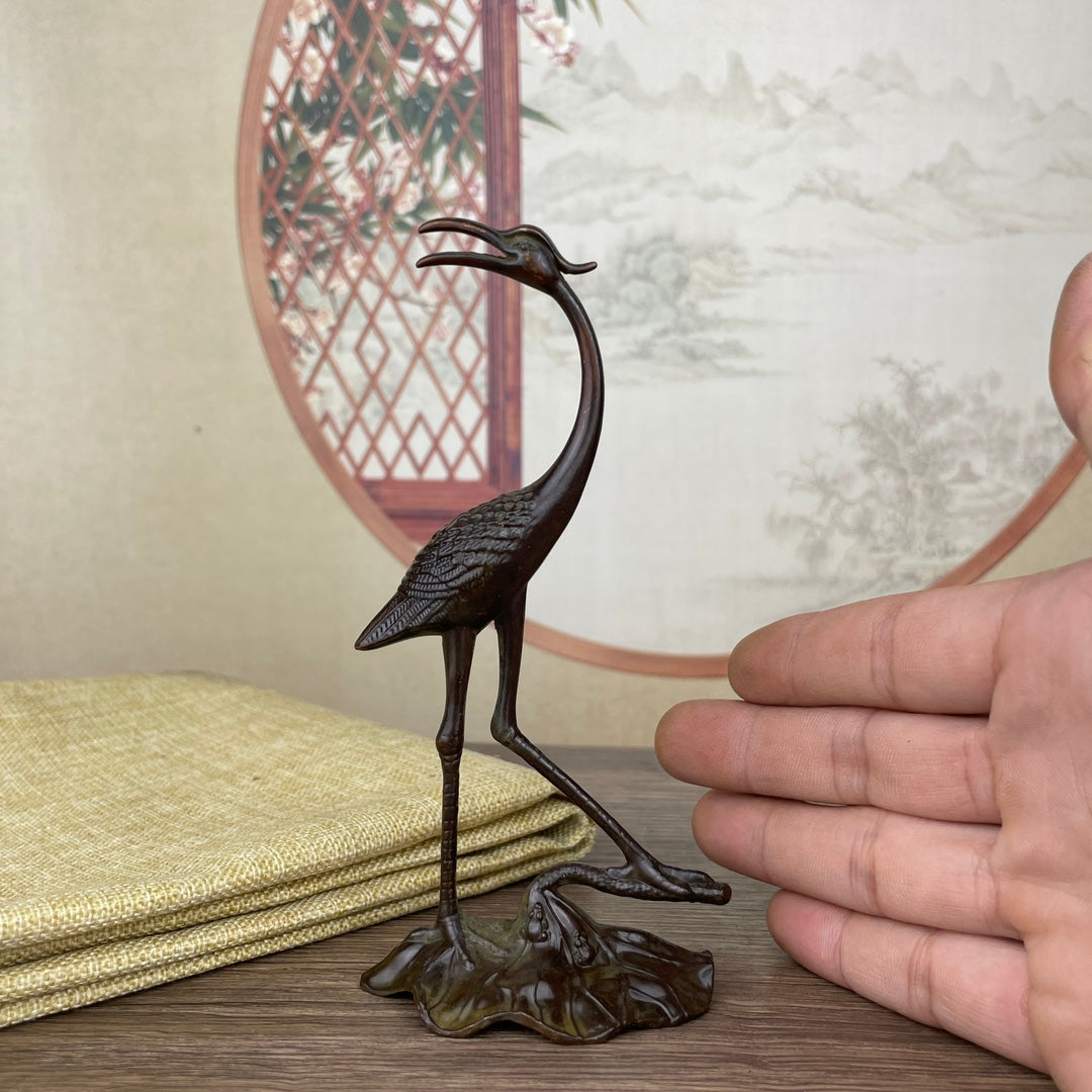 Exquisite Handcrafted Crane Statue - Perfect Gift for Collectors and Decor Enthusiasts