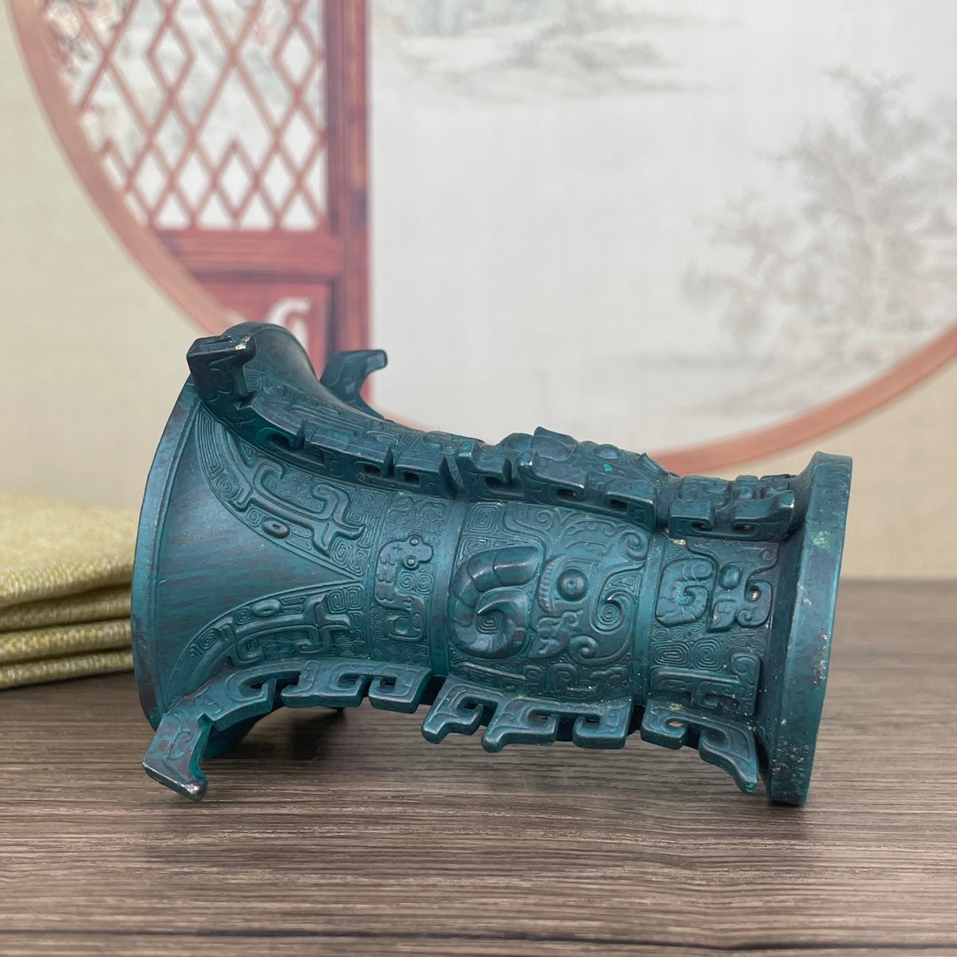 Exquisite Handcrafted Bronze He Zun - A Rare Historical Art Piece for Collectors and Decor Enthusiasts