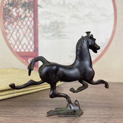 Handcrafted Horse Statue - Exquisite Craftsmanship, Unique Gift for Collectors and Decor Enthusiasts