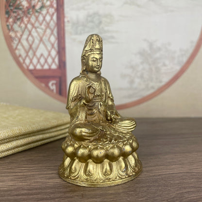 Exquisite Handcrafted Guanyin Buddha Statue - Unique Gift for Collectors and Decor Enthusiasts