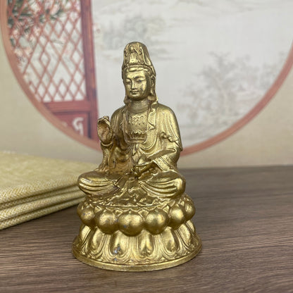 Exquisite Handcrafted Guanyin Buddha Statue - Unique Gift for Collectors and Decor Enthusiasts