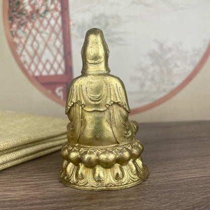 Exquisite Handcrafted Guanyin Buddha Statue - Unique Gift for Collectors and Decor Enthusiasts