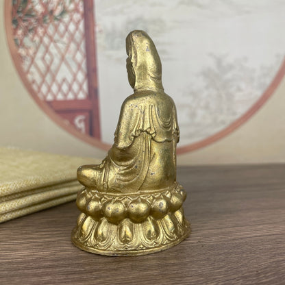 Exquisite Handcrafted Guanyin Buddha Statue - Unique Gift for Collectors and Decor Enthusiasts