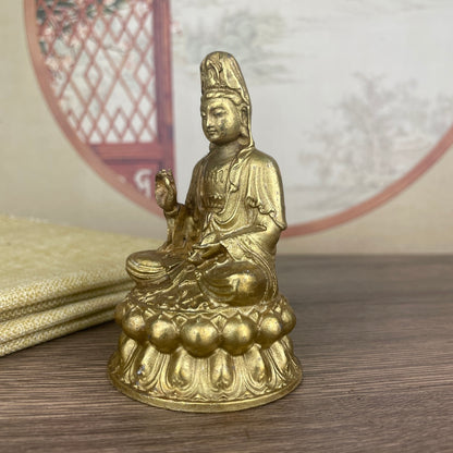 Exquisite Handcrafted Guanyin Buddha Statue - Unique Gift for Collectors and Decor Enthusiasts