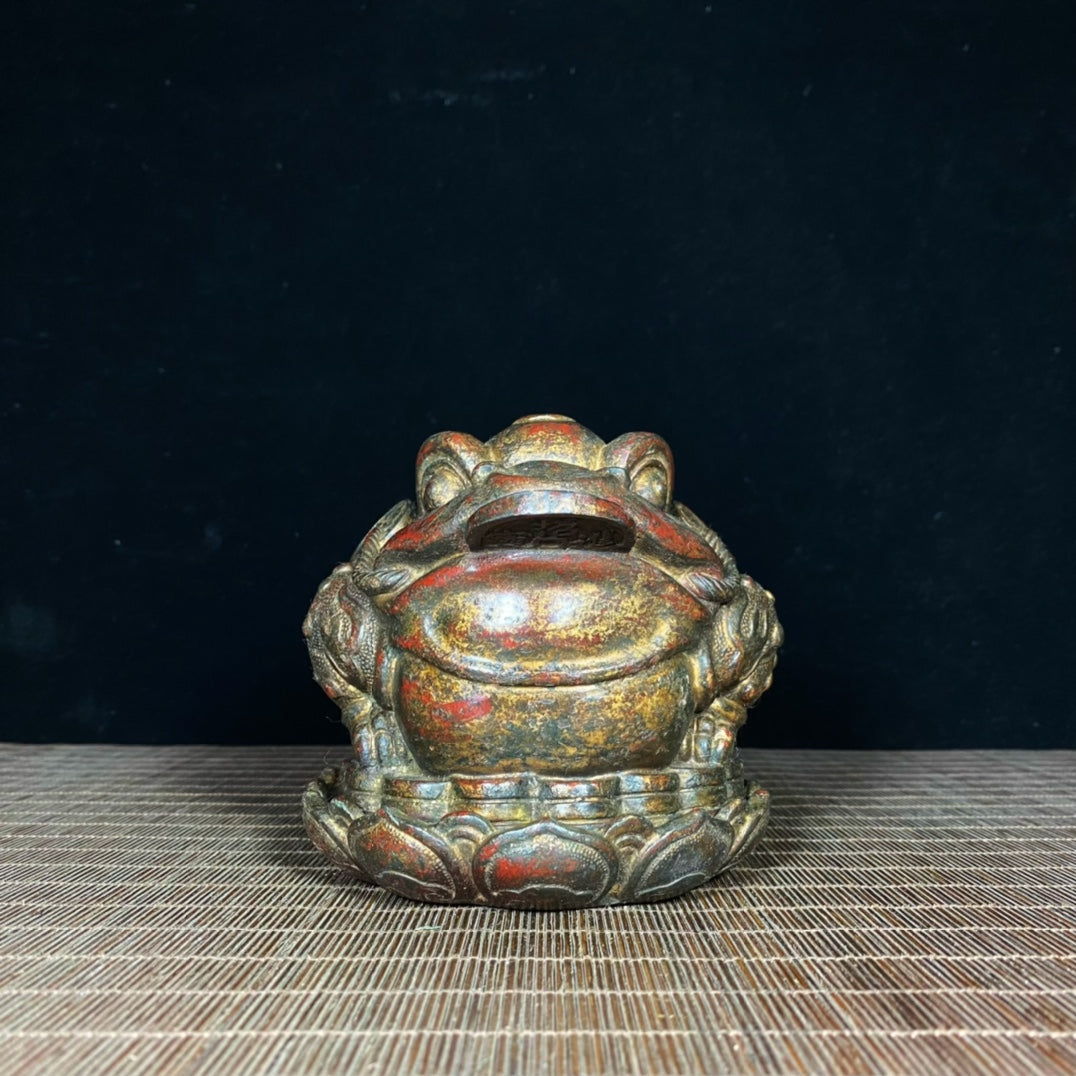 Exquisite Hand-Carved Golden Toad Statue - Perfect Collectible & Unique Gift