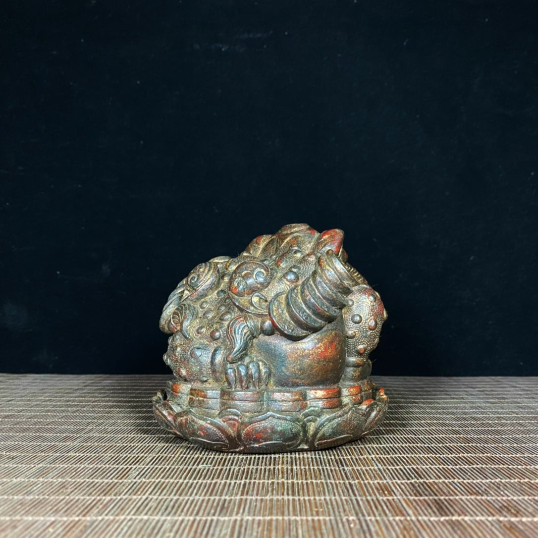 Exquisite Hand-Carved Golden Toad Statue - Perfect Collectible & Unique Gift