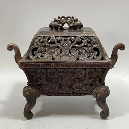 Exquisite Hand-Carved Four-Legged Beast Incense Burner - Perfect for Collectors and Interior Decor Enthusiasts